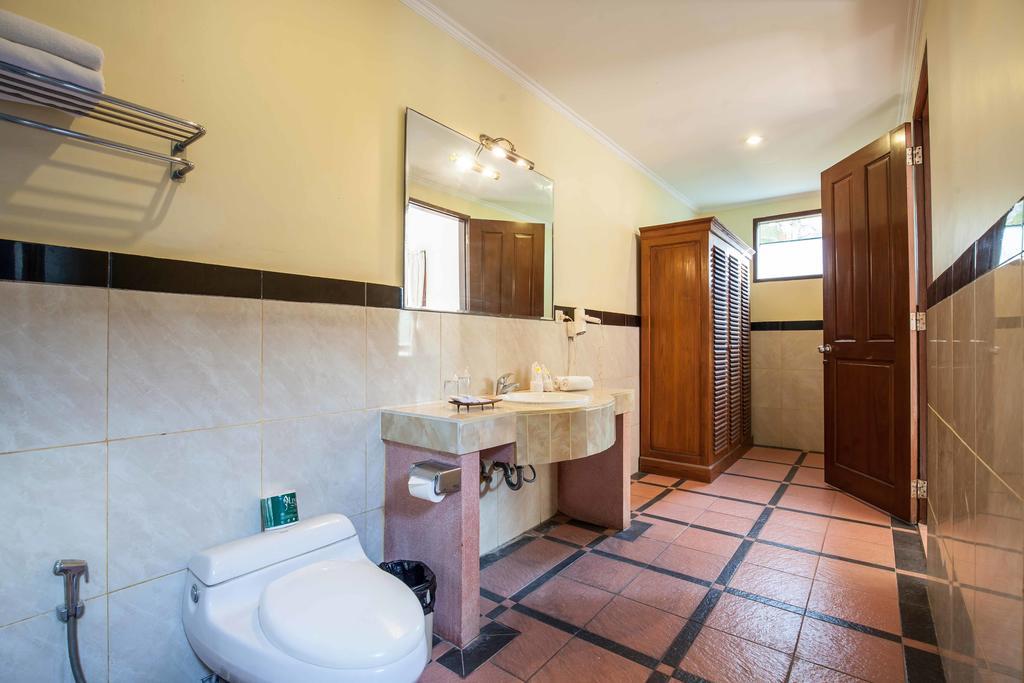 Putri Bali Villa Семиньяк Номер фото