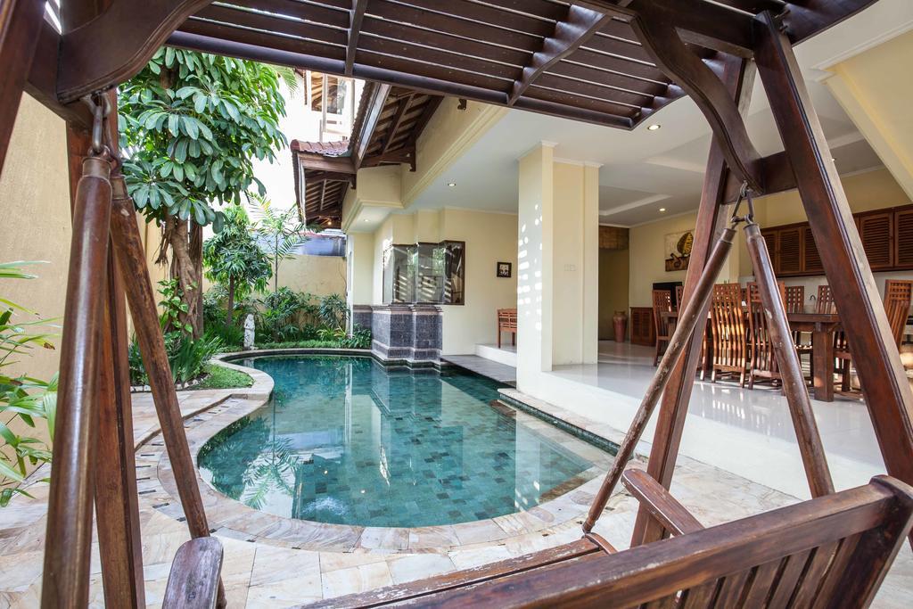 Putri Bali Villa Семиньяк Экстерьер фото